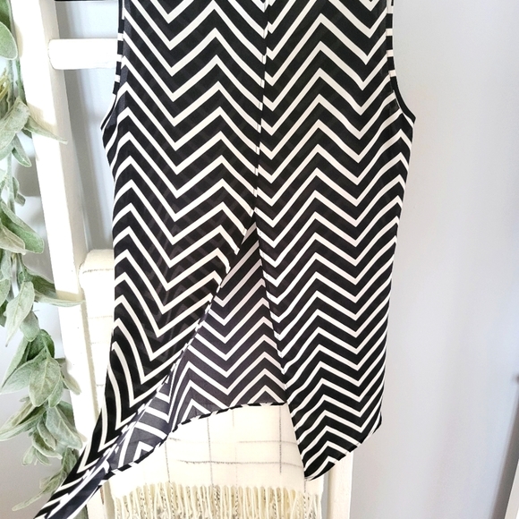 Express Slitback Tank - Picture 3 of 4